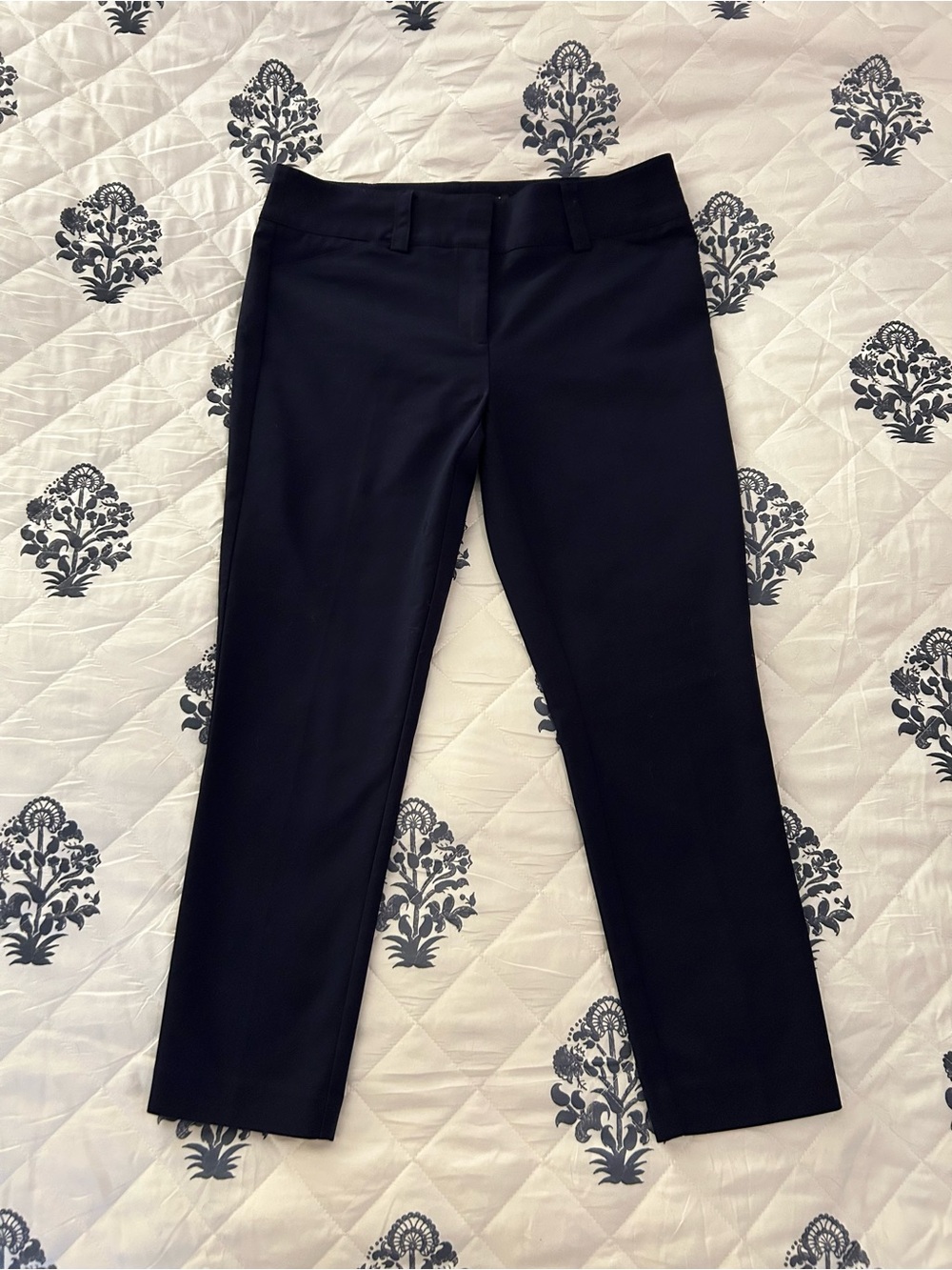 EUC NY&Co Classic Navy Dress Cropoed Dress Pants Lightweight Size 8 Average